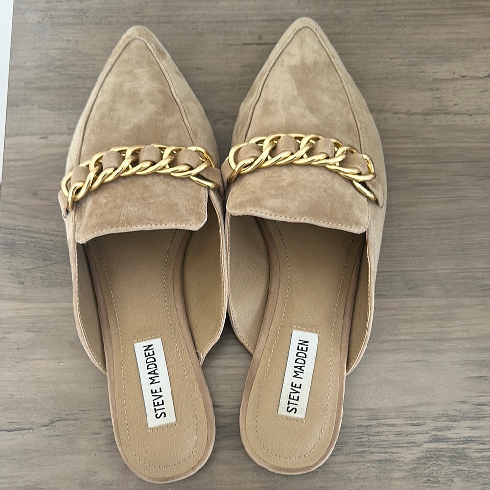 Steve Madden Beige Mules with Gold Chain